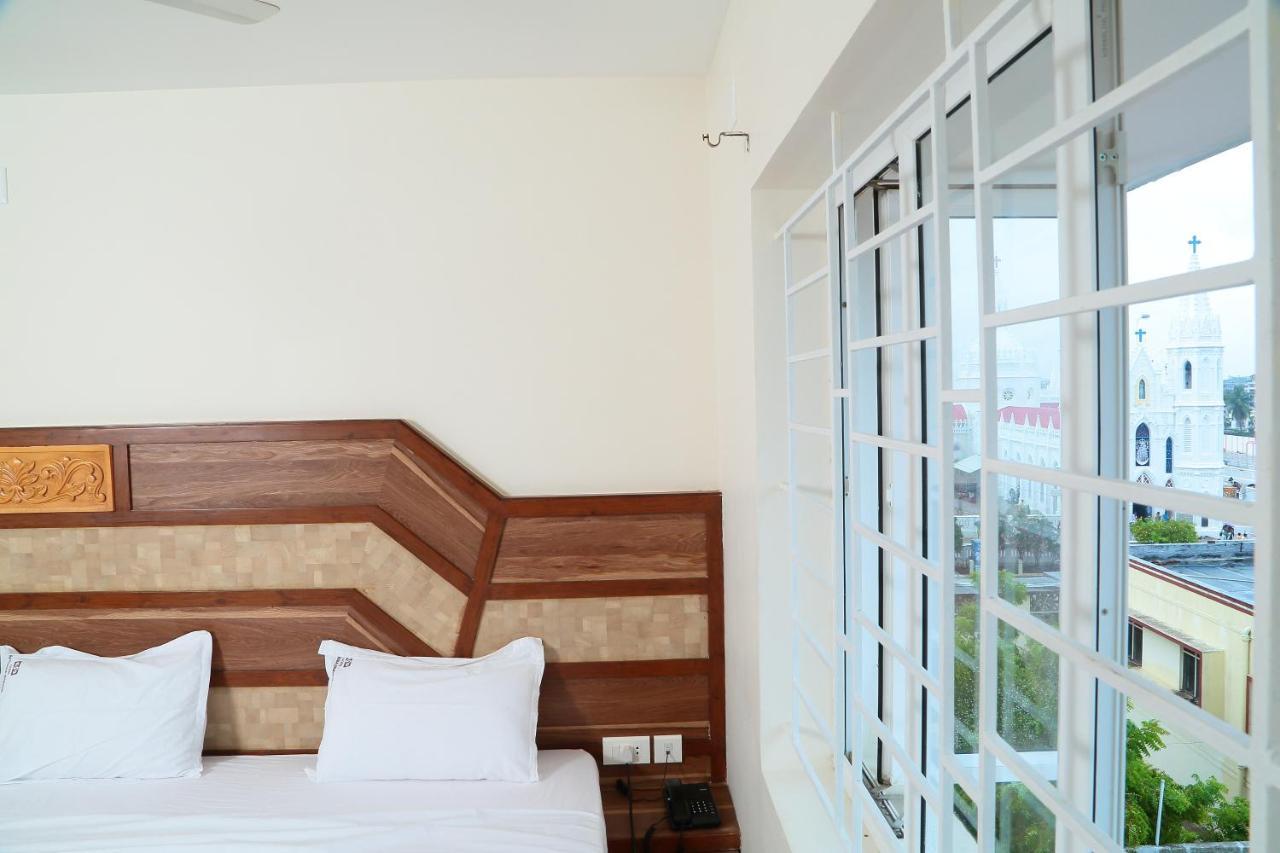 Annai In Saravana Bhavan Fine Stay And Restaurant Velánganni Kültér fotó