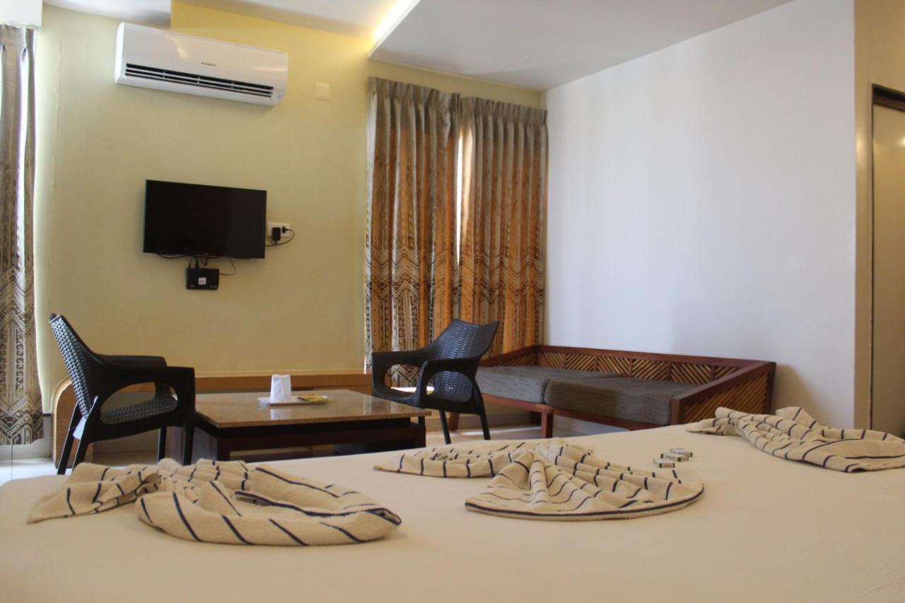 Annai In Saravana Bhavan Fine Stay And Restaurant Velánganni Kültér fotó