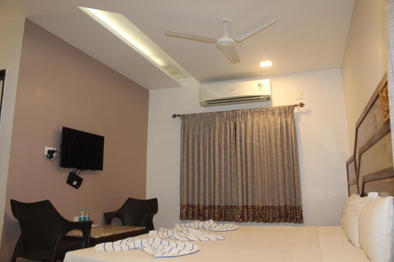 Annai In Saravana Bhavan Fine Stay And Restaurant Velánganni Kültér fotó