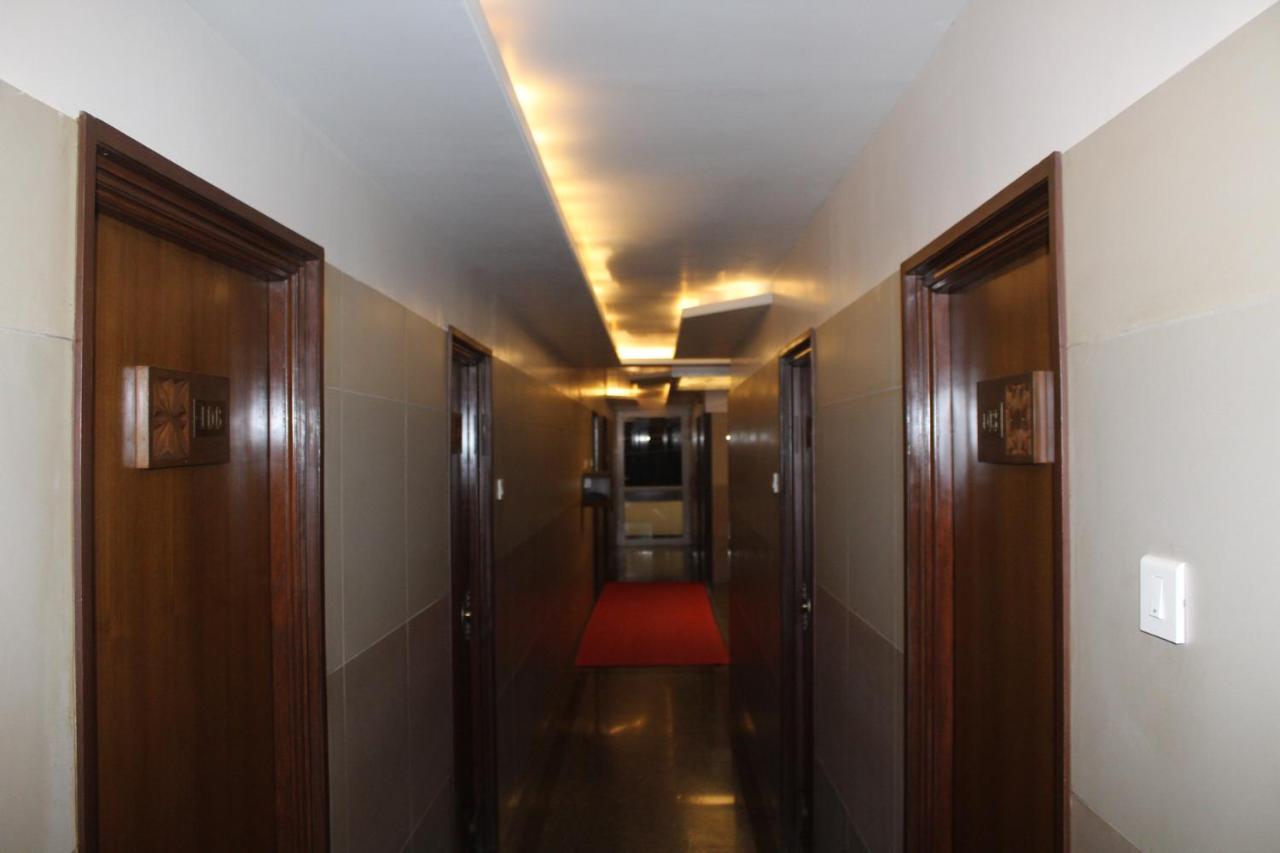 Annai In Saravana Bhavan Fine Stay And Restaurant Velánganni Kültér fotó