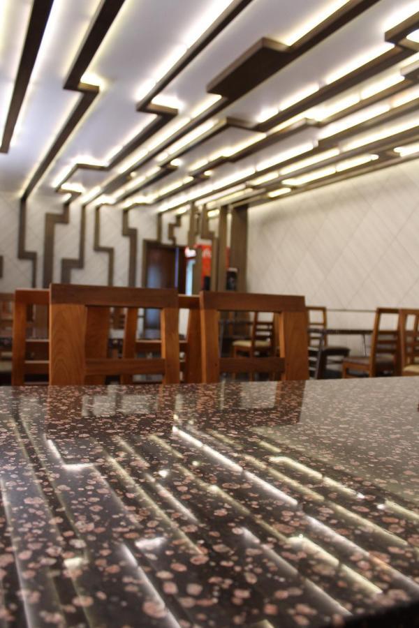Annai In Saravana Bhavan Fine Stay And Restaurant Velánganni Kültér fotó