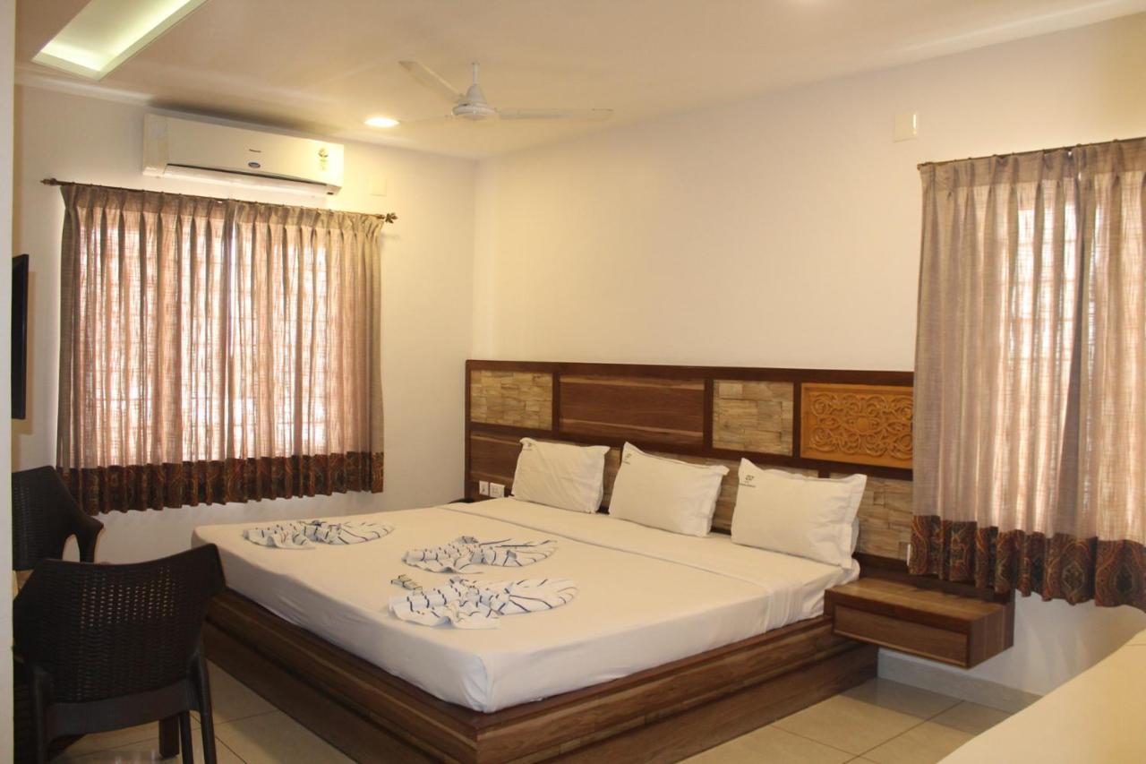 Annai In Saravana Bhavan Fine Stay And Restaurant Velánganni Kültér fotó
