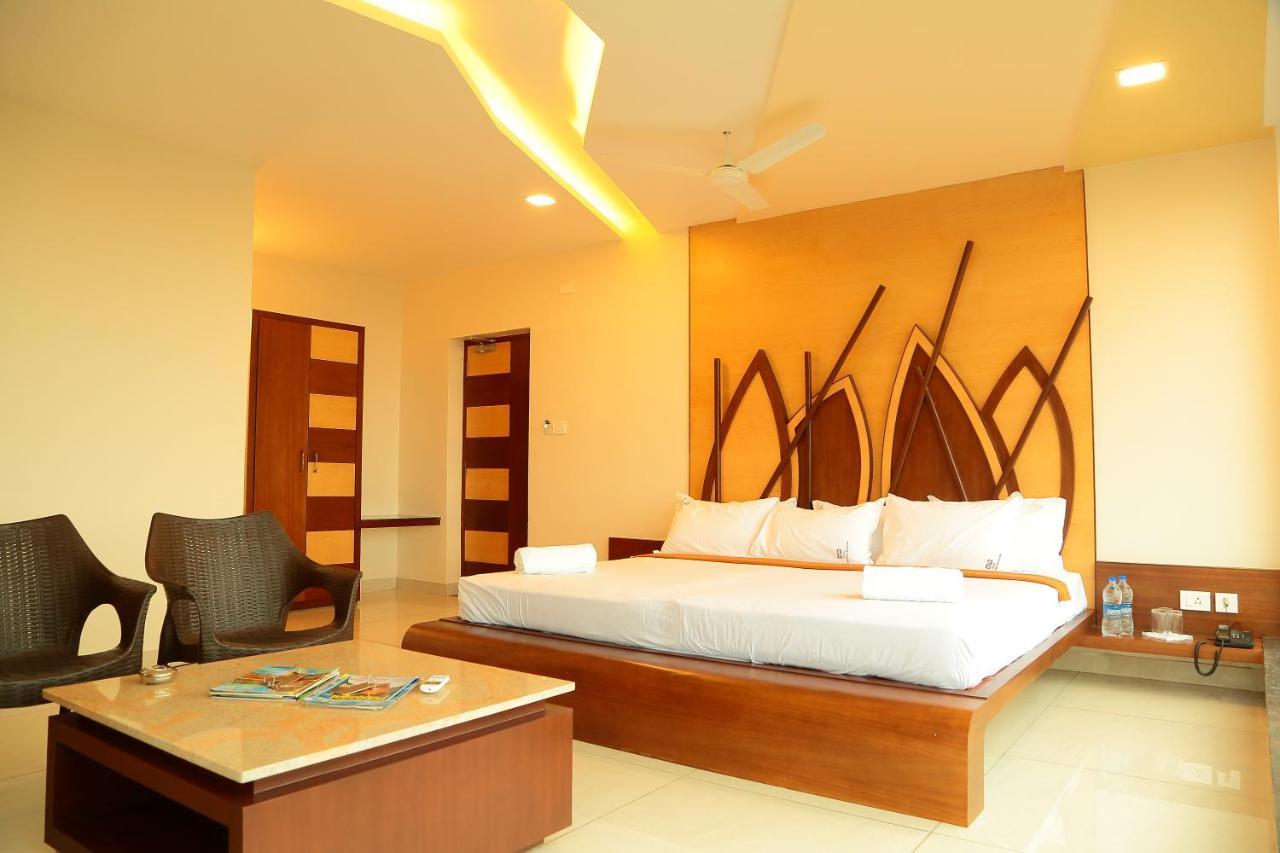 Annai In Saravana Bhavan Fine Stay And Restaurant Velánganni Kültér fotó