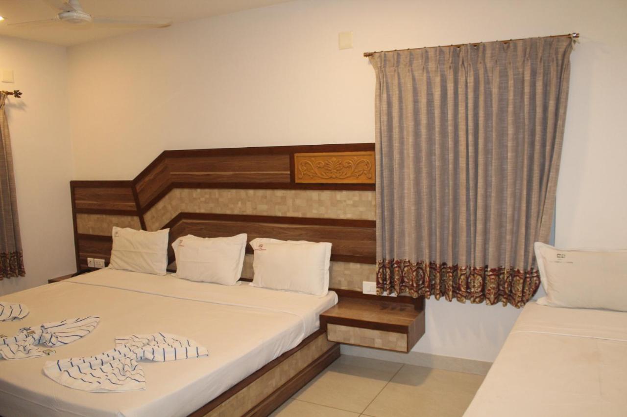 Annai In Saravana Bhavan Fine Stay And Restaurant Velánganni Kültér fotó